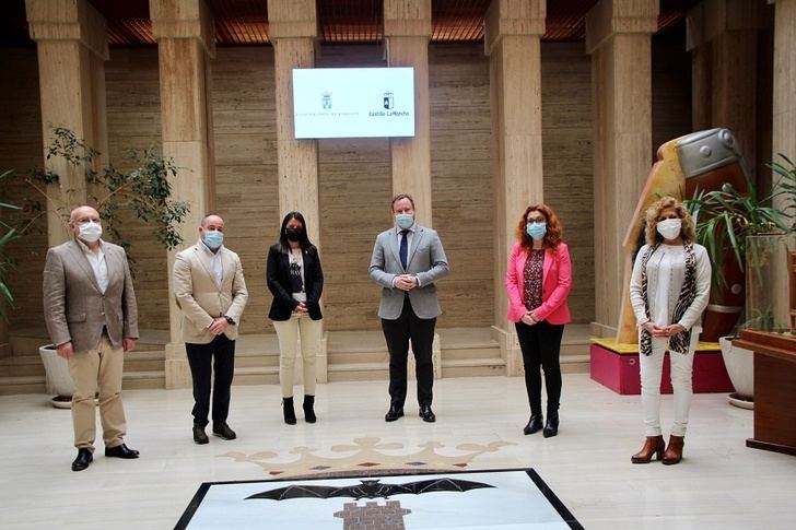 El Ayuntamiento de Albacete expone a la consejera de Bienestar Social su estrategia para combatir la soledad no deseada