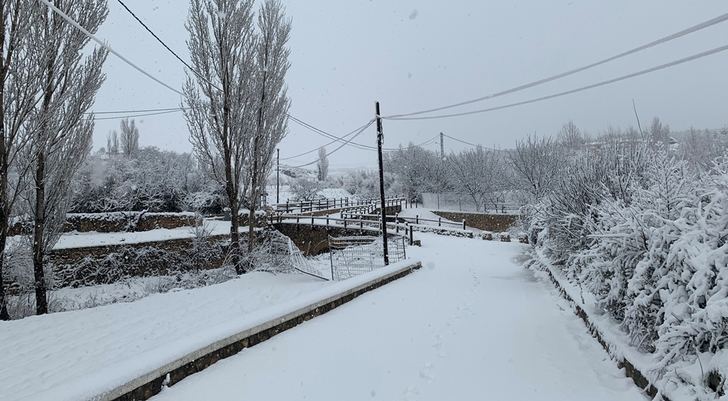 Imágenes de la nevada del paraje de 'El Caño' en Casas de Lázaro.