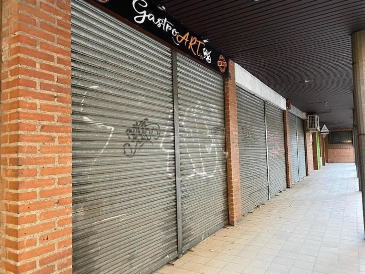 Locales cerrados en el centro de Toledo.