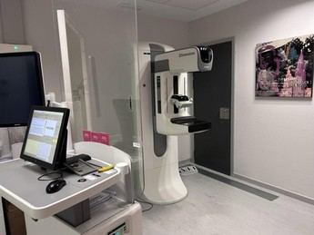 Castilla-La Mancha lanza un teléfono para consultas sobre el cáncer de mama en Toledo