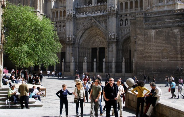 La imagen es de archivo, en la puerta de la Catedral.