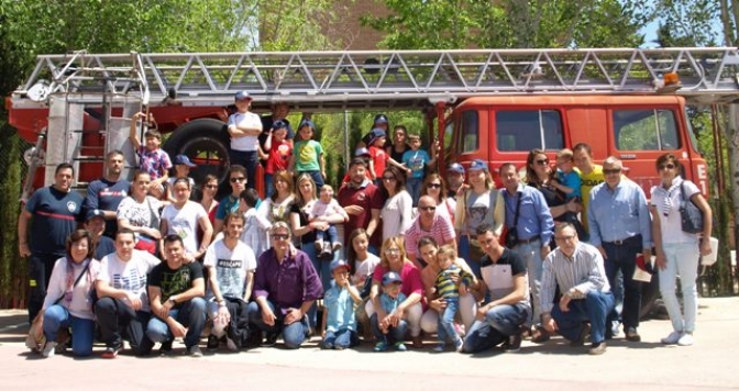 Alumnos ciegos de Albacete se convierten en bomberos por un día