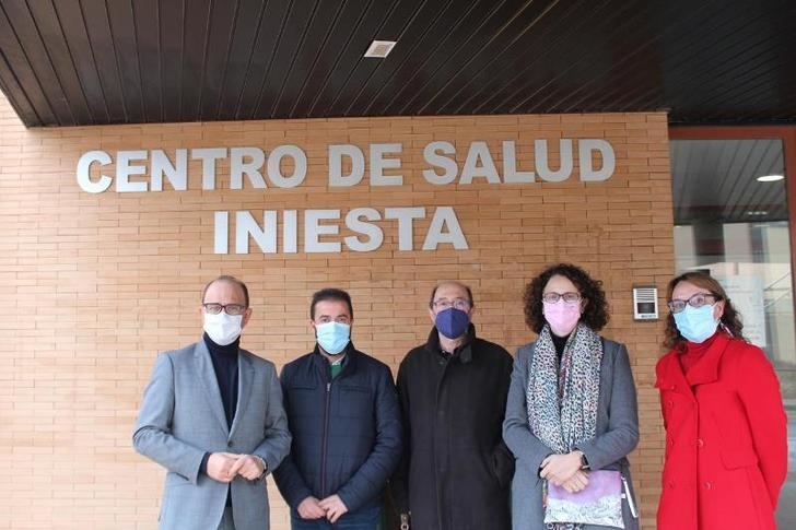 Castilla-La Mancha refuerza la plantilla del Centro de Salud de Iniesta para que ningún cupo exceda las 2.000 tarjetas sanitarias