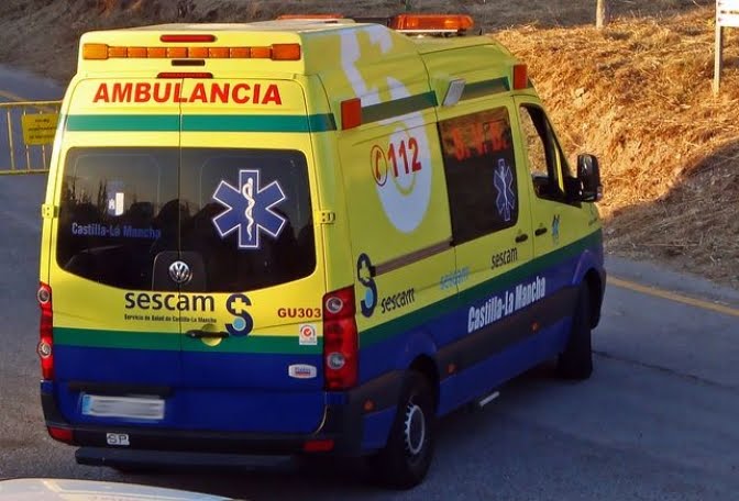 La salida de vía de un camión y su posterior incendio provoca el corte de la A-31 a la altura de La Roda