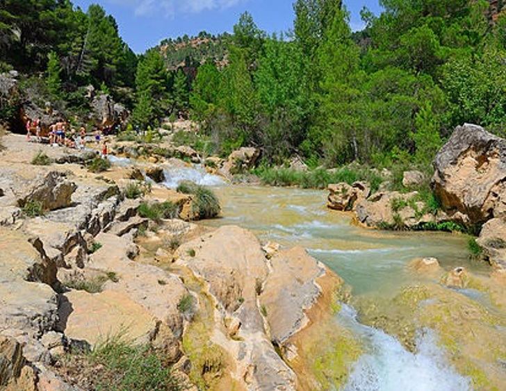 Piden prohibir el baño o reducir visitantes en las alegaciones al plan para regular el uso de las Chorreras del Cabriel