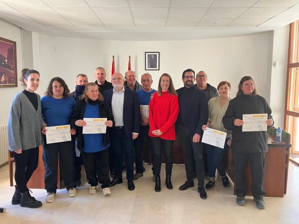 Finaliza el Taller de Recualificación y Reciclaje Profesional en Alcalá del Júcar con la entrega de diplomas a ocho participantes