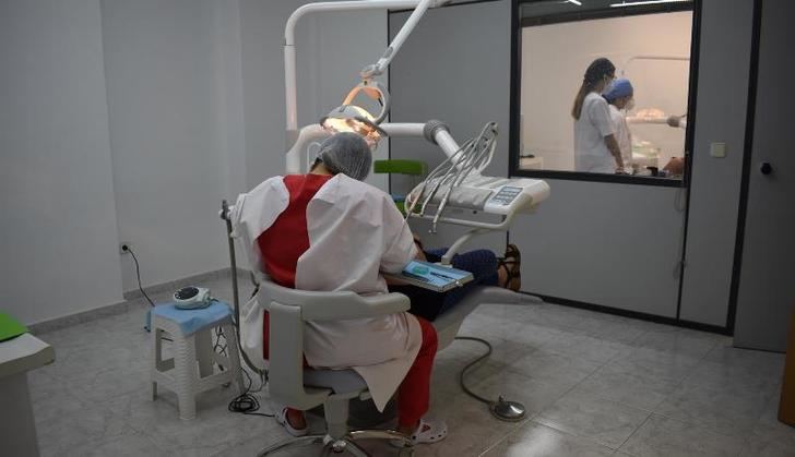 El Ayuntamiento de Albacete se suma al proyecto de la Clínica Odontológica Solidaria para pacientes sin recursos