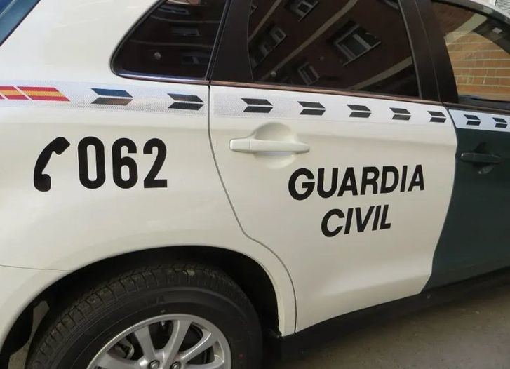 Guardia Civil pide ayuda para localizar a un varón y una mujer relacionados con cuatro atracos en gasolineras
