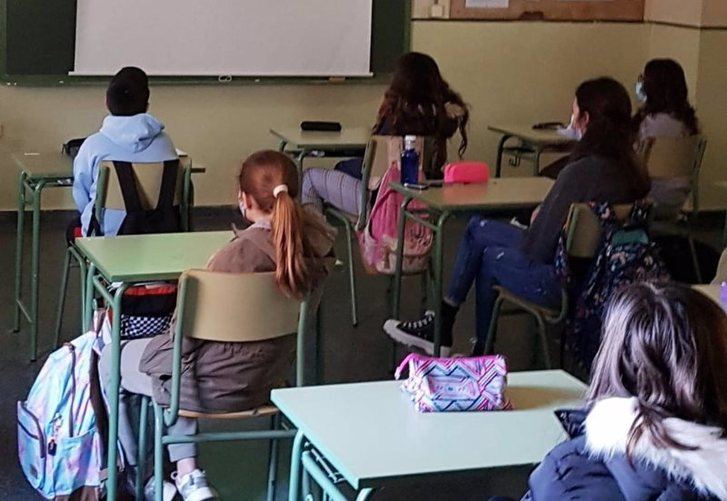 Un total de 737 docentes de C-LM están contagiados y Junta admite dificultades para completar las sustituciones