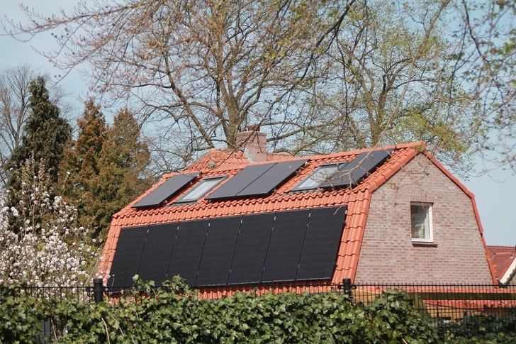Cómo calcular cuántas placas solares necesita tu hogar para generar tu propia energía
