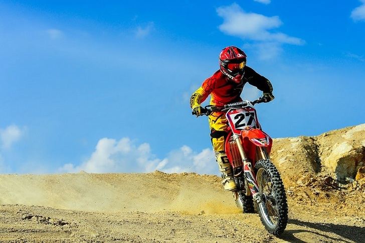 Cómo competir en motos de circuito