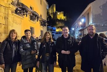 Almansa brilla con su espectacular Embajada Mora Nocturna
