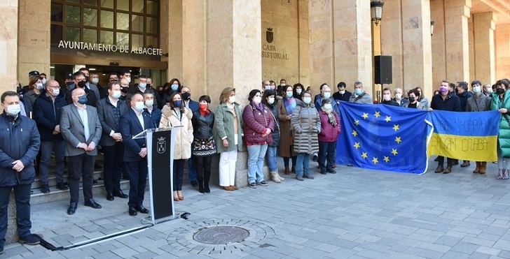 Albacete pide que el silencio guardado en solidaridad con el pueblo de Ucrania “sirva como un grito de llamada a la esperanza”