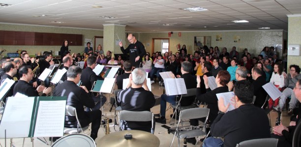 La Banda Sinfónica Municipal ofrece un concierto extraordinario del programa ‘Toca la Banda’ a los usuarios de ASPRONA