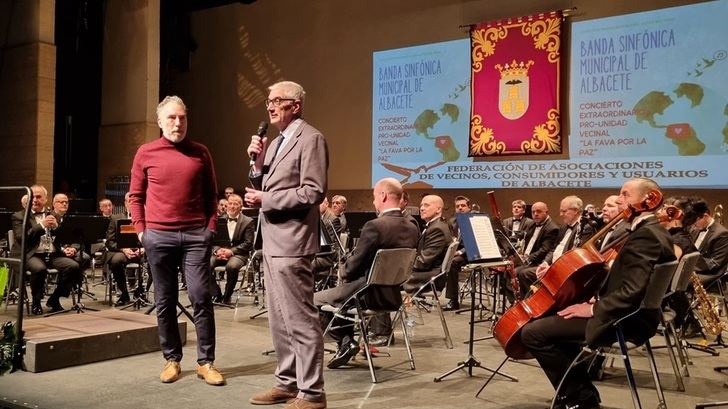 Alberto Reina felicita a la FAVA por dedicar a la ‘Paz’ el concierto Pro-Unidad Vecinal de este año