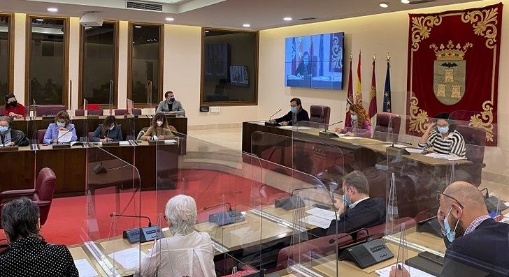 El Consejo Municipal de la Discapacidad de Albacete reconocerá al pintor José Ángel Ramírez y a la Banda Sinfónica