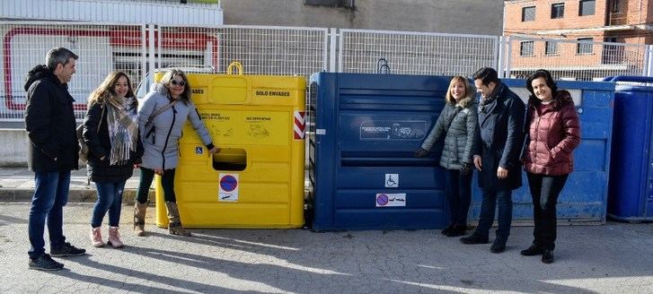 Tarazona estrena en la provincia de Albacete los nuevo contenedores adaptados para personas con discapacidad