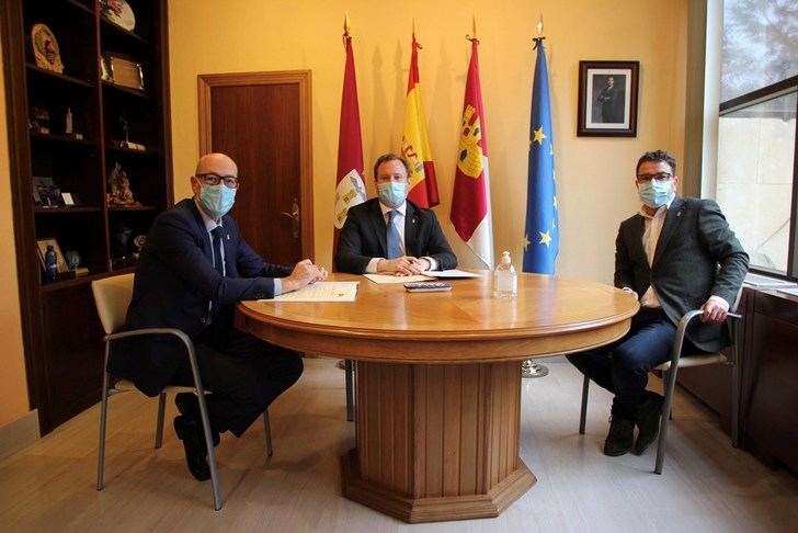 El Ayuntamiento de Albacete colabora con empresas privadas para el alumbrado navideño