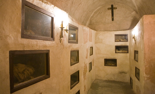 Imagen de la cripta del convento.