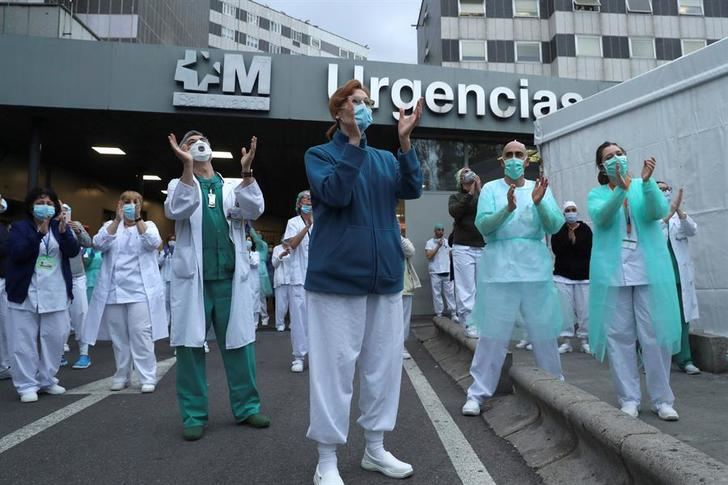 El coronavirus repunta levemente en España con otros 176 muertos y 426 contagiados más