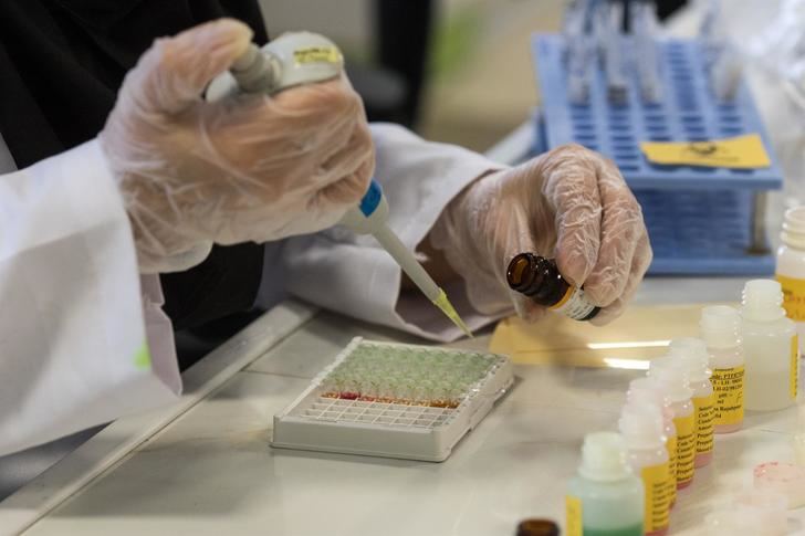 Los test ‘rápidos’ para detectar el coronavirus están desde hoy disponibles en Castilla-La Mancha