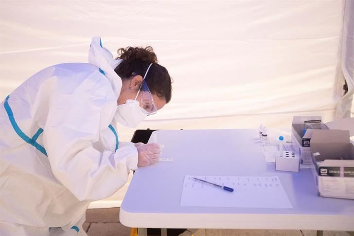 Bajas los contagios de coronavirus en Castilla-La Mancha hasta 588 casos y descienden los hospitalizados
