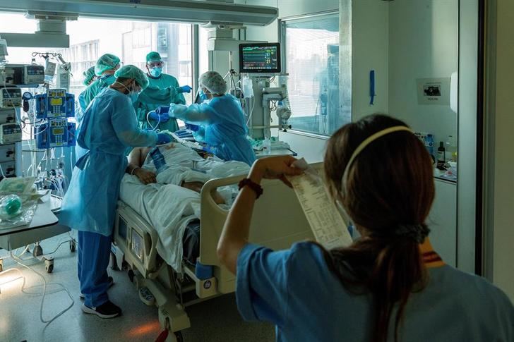 Castilla-La Mancha registra 4.431 nuevos casos y 7 muertes en las últimas 24 horas