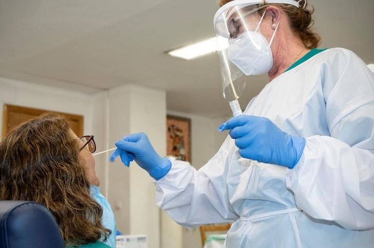 Castilla-La Mancha registró la semana pasada 222 casos por infección de covid en mayores de 60 años