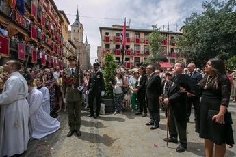 El Corpus Christi se celebra en Toledo con miles de asistentes a pesar del calor extremo