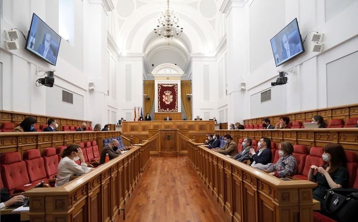 Sectores de autónomos y turismo, hábitos alimentarios y ferrocarril, a debate en el pleno de las Cortes del jueves