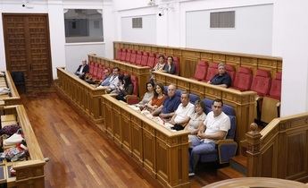 Las Cortes de Castilla-La Mancha muestran el parlamento a la ciudadanía en su jornada de Puertas Abiertas