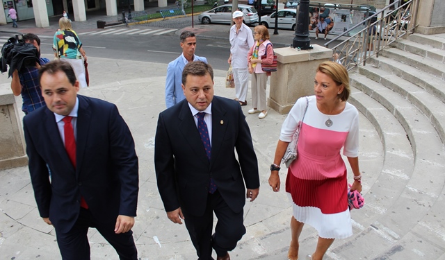 Núñez, junto a Cospedal en la misa en honor de Virgen de los Llanos en Albacete, dice que quiere ser presidente del PP por los afiliados