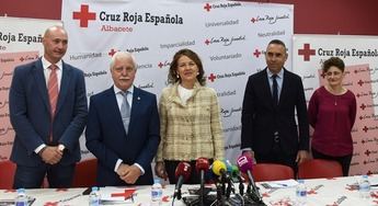 Reconocimiento de la Junta en Albacete al trabajo “invisible y visible a la vez” de Cruz Roja por las personas más necesitadas