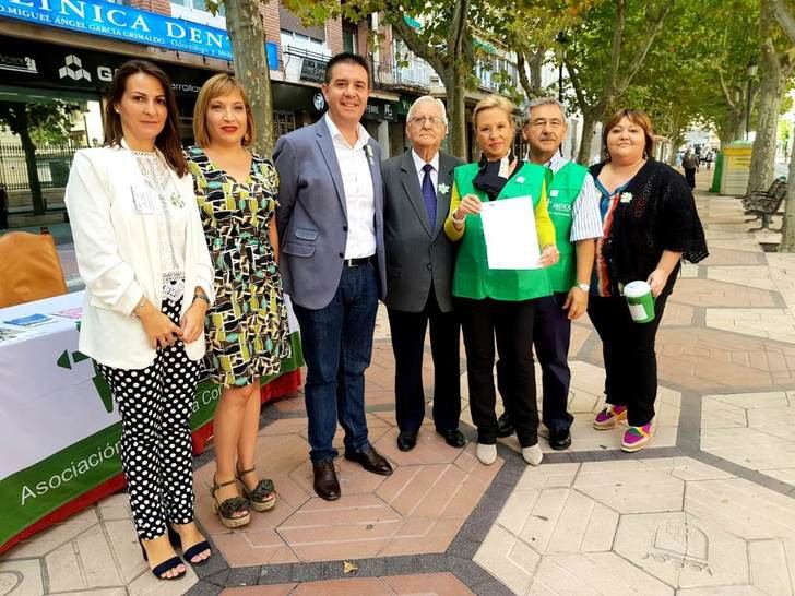 La asociación contra el cáncer de Albacete (AECC), en su día de cuestación por la Feria