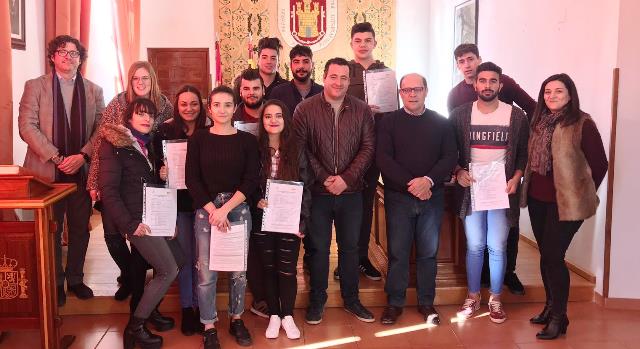 Jóvenes de la Sierra de Alcaraz (Albacete) dan sus primeros pasos para ser cocineros