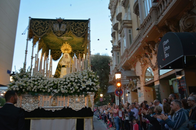 Miles de personas en la procesión de la Pasión de Albacete