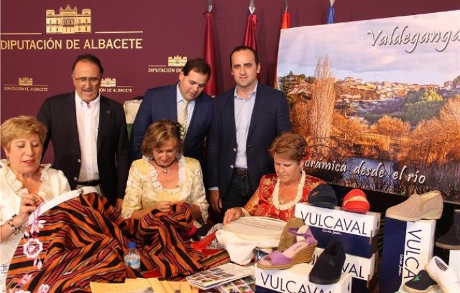 Los productos de la huerta y la oferta turística de Valdeganga cierran el ciclo Ferial 2014 en la Diputación