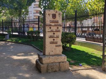 Eduardo Sánchez “desde el Partido Popular de La Roda reclamamos la restauración del monumento a Adolfo Suárez”