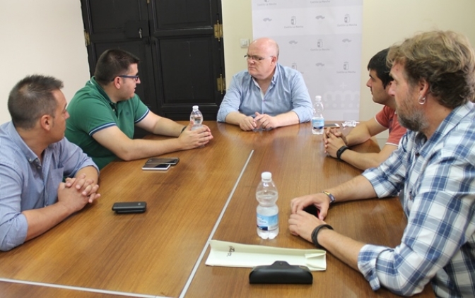 Los trabajadores de Airbus Albacete, preocupados por el posible cese de la fabricación de helicópteros