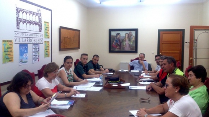 Reunión de la mesa local para el seguimiento de la inmigración en Villarrobledo, con la vista puesta en la vendimia del 2014
