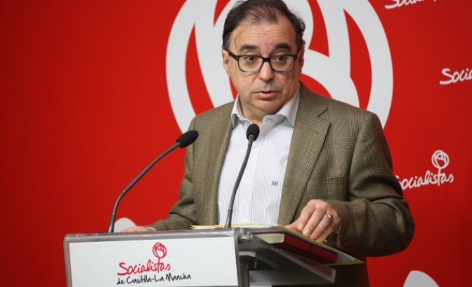 El PSOE denuncia que en hospitales como el de Hellín han aumentado las listas de espera y el tiempo para consultas de especialidades