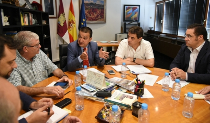 La Junta de Castilla-La Mancha ofrecerá licencias de caza gratis para jubilados y exenciones del 50 por ciento para lsociedades de cazadores