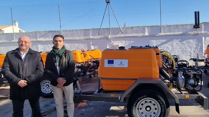 Castilla-La Mancha distribuye remolques con depósito de agua a 36 agrupaciones de Protección Civil
