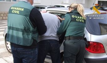 La Guardia Civil detiene en Almansa a dos vecinos, de 27 y 33 años, con amplio historial delictivo