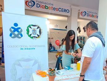 Enfermeras de Albacete y la Fundación DiabetesCERO colaboran juntos esta feria