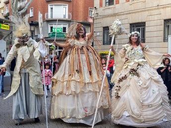 El ‘Día de la Danza’ tomó calles y parques de Albacete