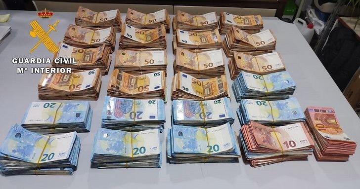 Detenido en Albacete un ciudadano ruso reclamado por la Interpol, con 182.000 euros en su coche