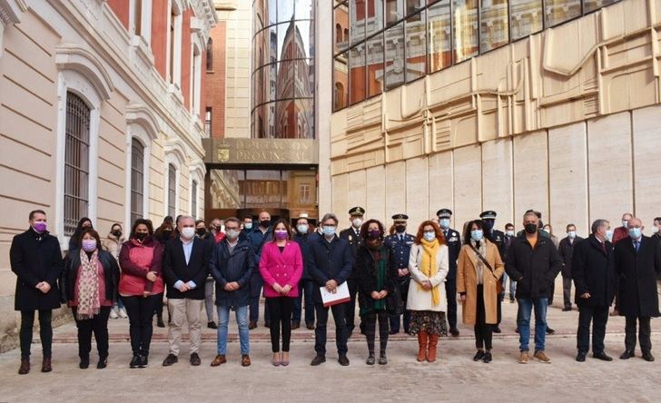 La Diputación de Albacete conmemora el 8M con la lectura de su manifiesto apelando a la “la lucha por la igualdad de derechos”