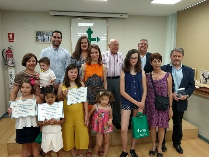 La AECC entrega los premios “Educar para la Salud” a los alumnos ganadores de los programas bilingües