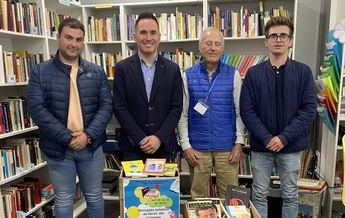 Los albaceteños donan 200 libros para proyectos de AIDA en diferentes países